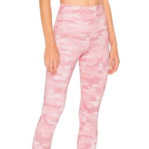 NWT Onzie High Rise Legging Blush Camo XS